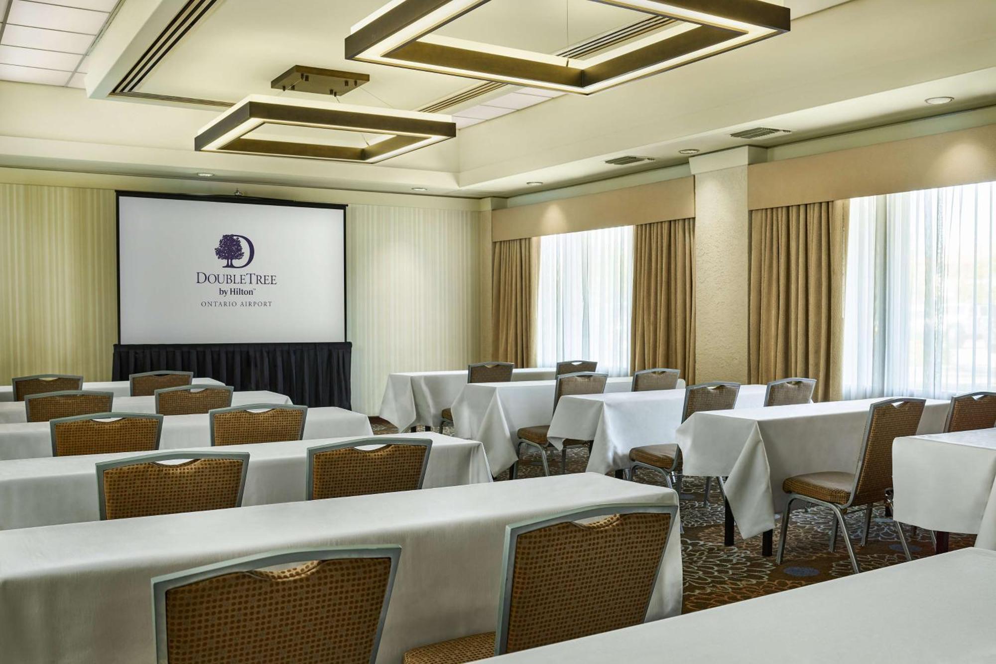 Doubletree By Hilton Ontario Airport Hotel Exterior photo